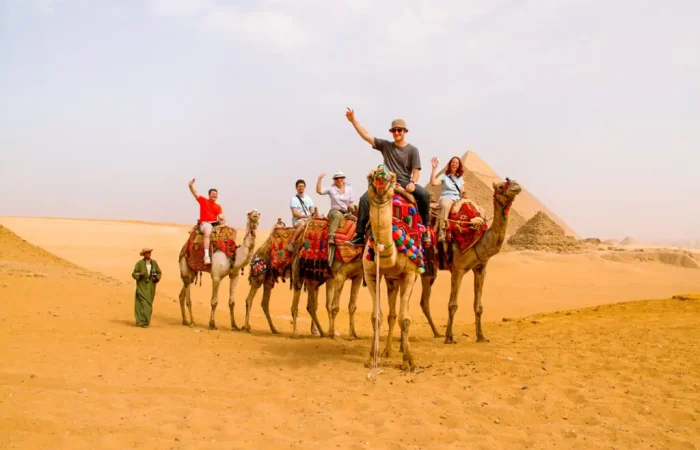 Day Tour of Giza Pyramids, Egyptian Museum & Islamic Cairo