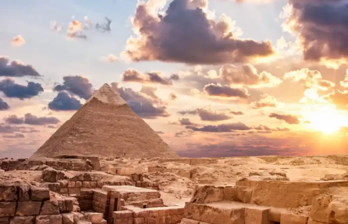 Private Layover Tour to Pyramids of Giza & Sphinx